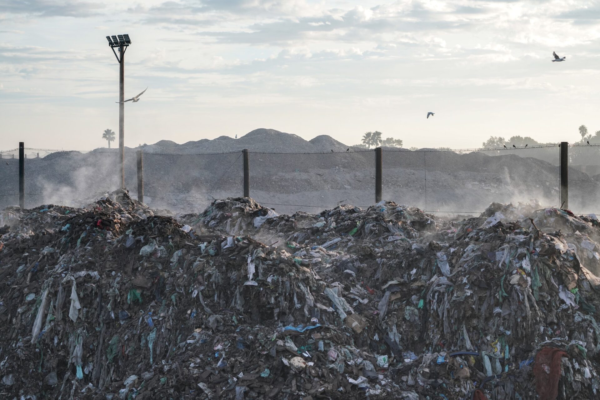 KE wzywa Polskę do przestrzegania unijnych przepisów ws. odpadów
