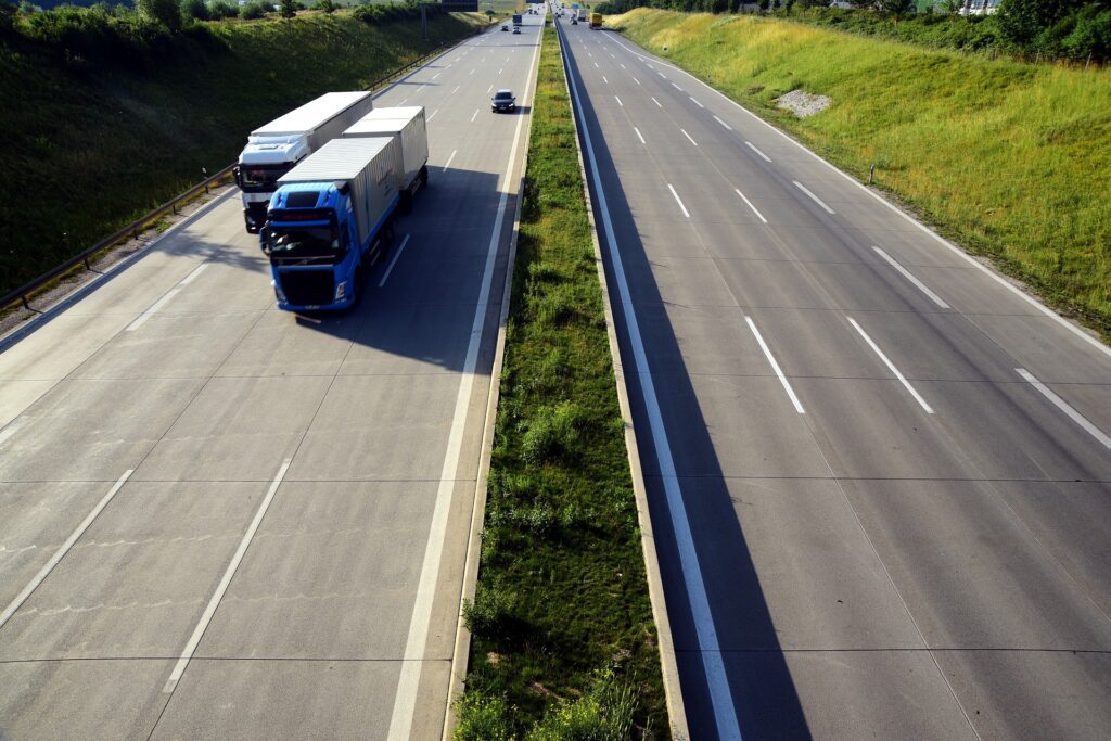 Transport 27 ton nielegalnych odpadów zatrzymany przez KAS