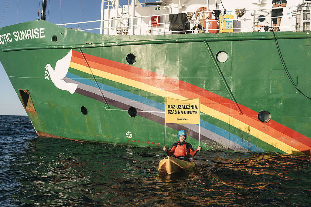 Protest aktywistek i aktywistów Greenpeace przeciwko Nord Stream i uzależnieniu Europy od gazu, wrzesień 2025. Fot. Paweł Starnawski, Greenpeace Polska