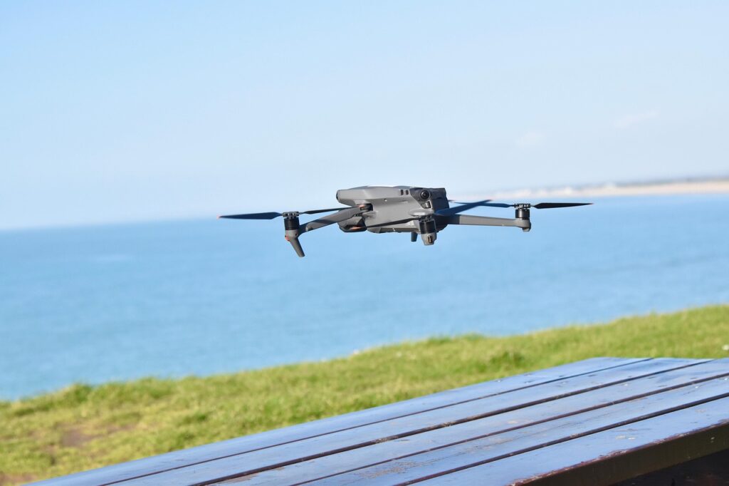 dron na komary