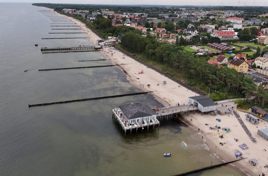Sanepid zamyka kolejne kąpieliska nad Bałtykiem Fot. Pexels
